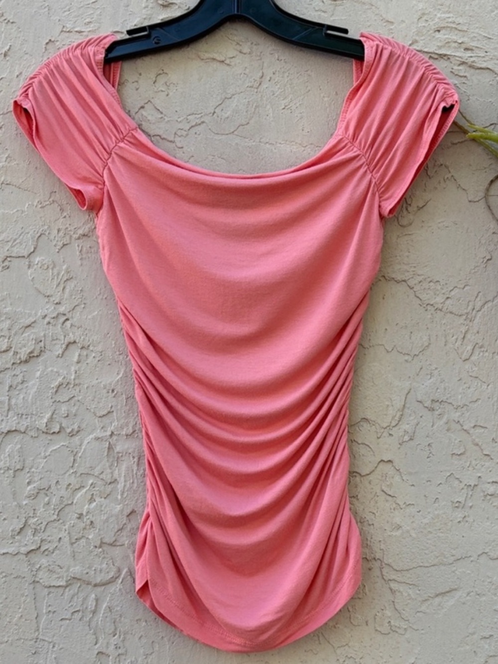 bebe Coral Pink Ruched Short Sleeve Off Shoulder Scoop Neck Top